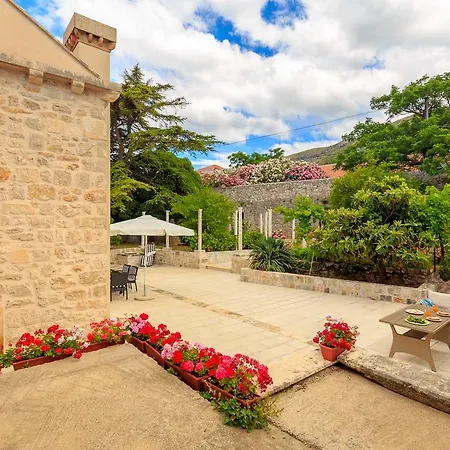 Hedera Estate, House Hedera V *