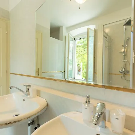 Hedera Estate, House Hedera V Tatil Evi *