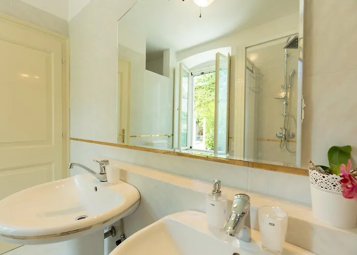 Hedera Estate, House Hedera V Ferienhaus *