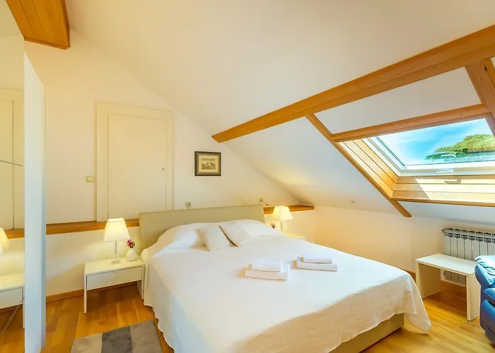 Hedera Estate, House Hedera V Ferienhaus