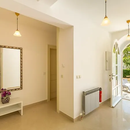 Hedera Estate, House Hedera V *