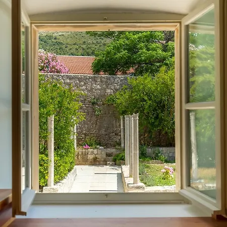 Hedera Estate, House Hedera V *